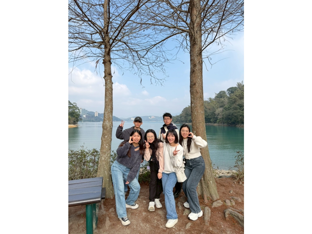 LINE_ALBUM_202629_260210_12