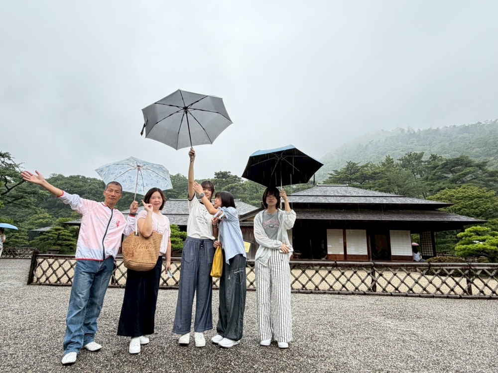 LINE_ALBUM_75栗林公園_260712_13